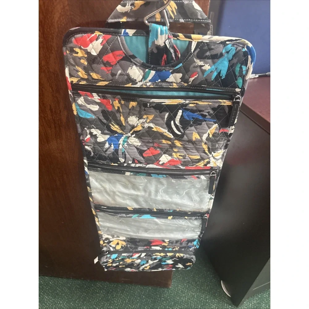 Vera Bradley hanging organizer in Splash Floral Pattern